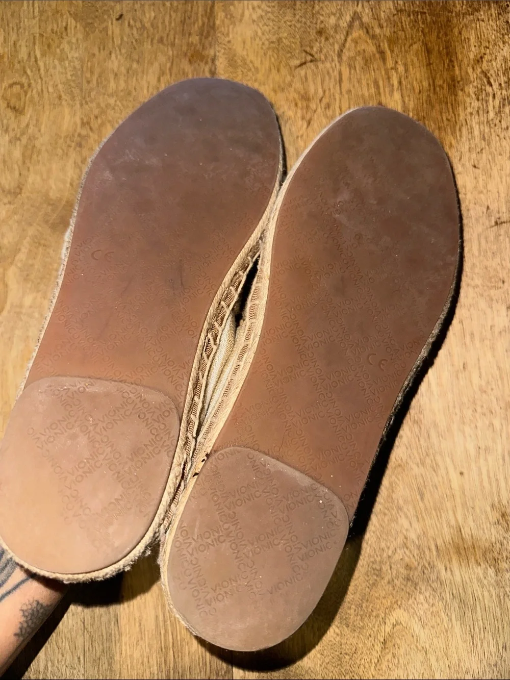 Vionic striped canvas